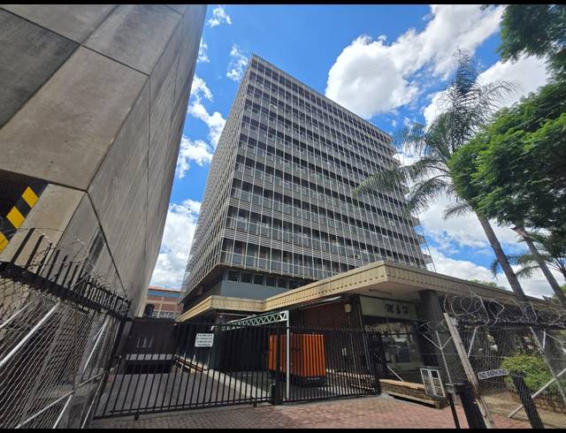 660M² BUILDING FOR SALE IN PRETORIA WEST